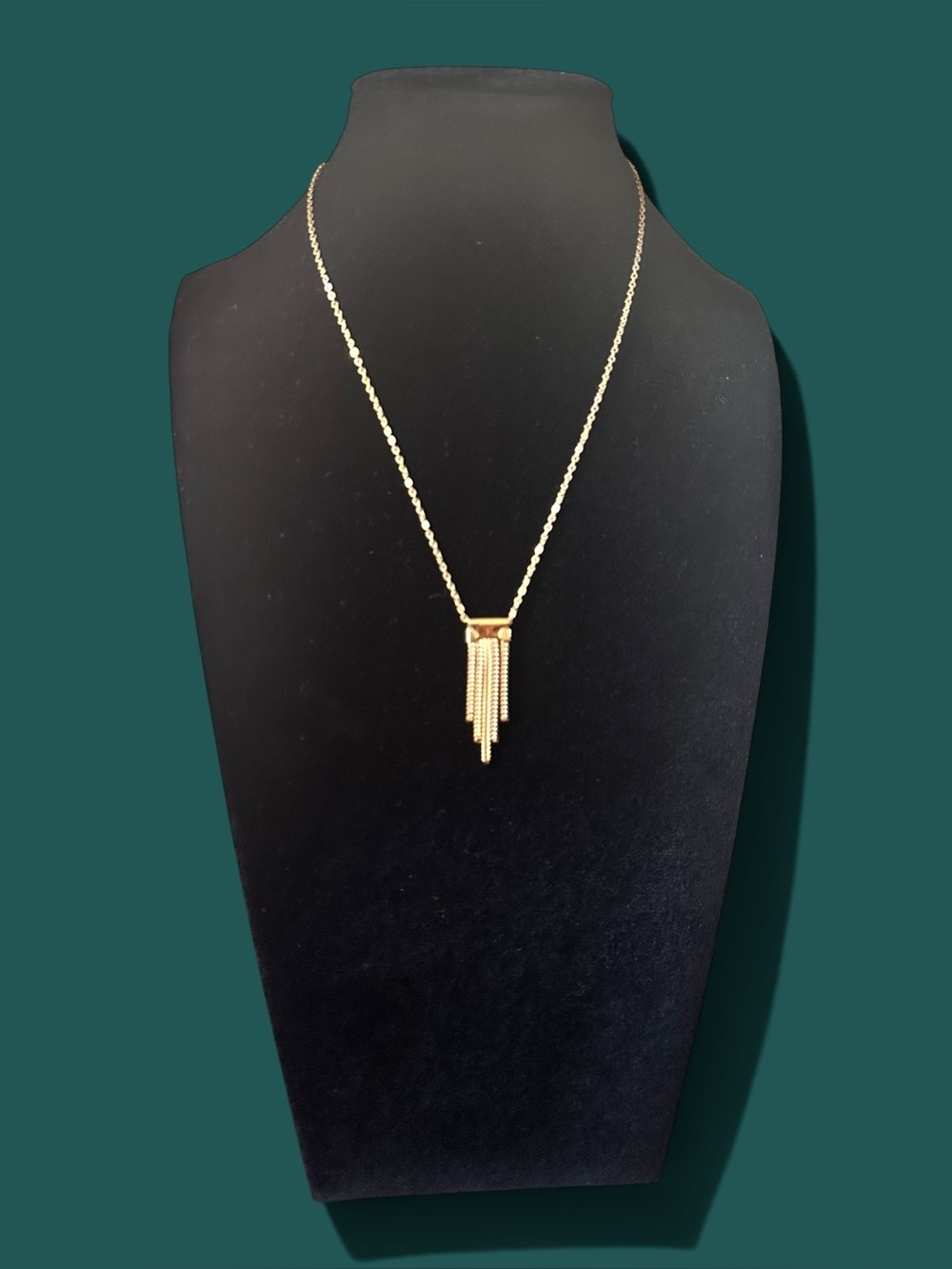 Vintage Crown Trifari gold-tone fringe tassel necklace EUC